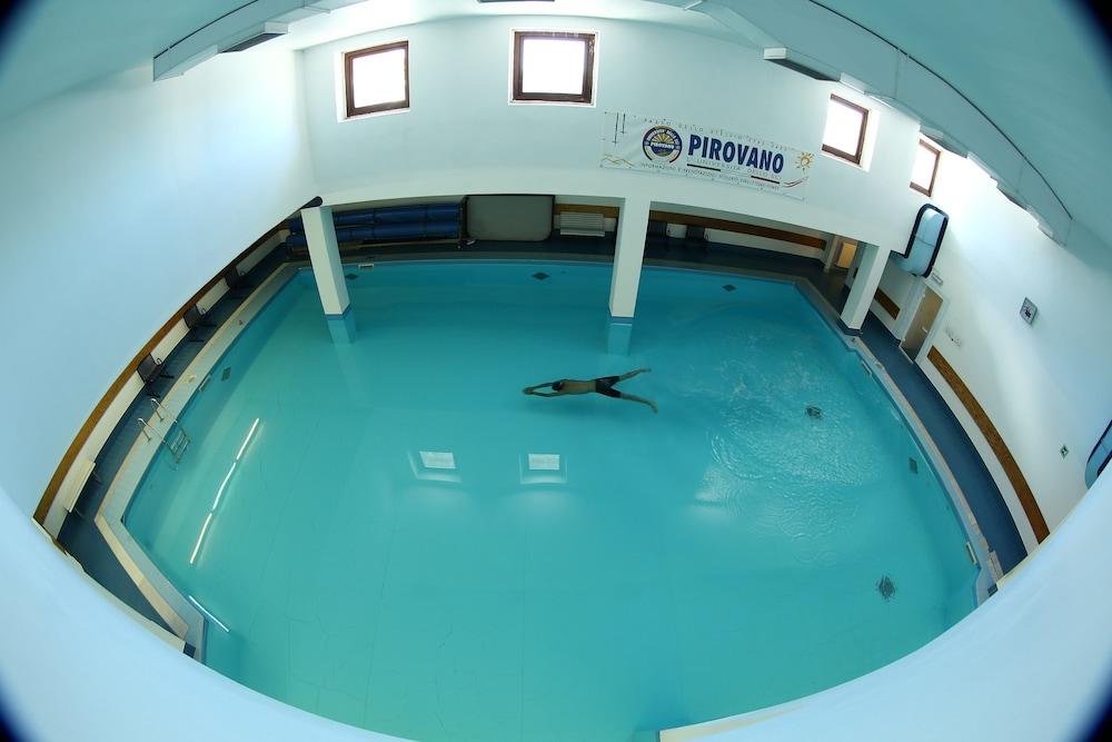 swimming pool spa