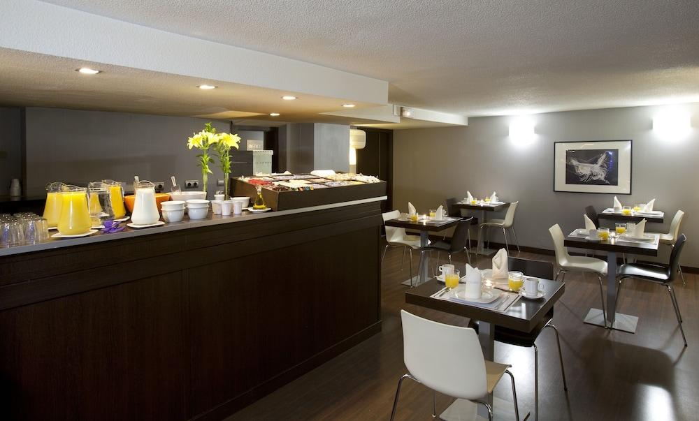 restaurant-cafeteria