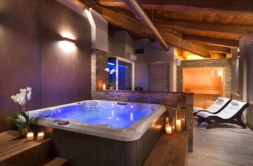 swimming pool spa