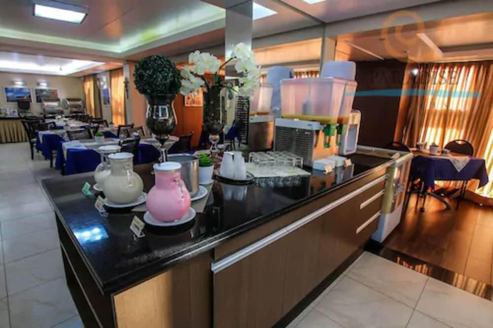 restaurant-cafeteria