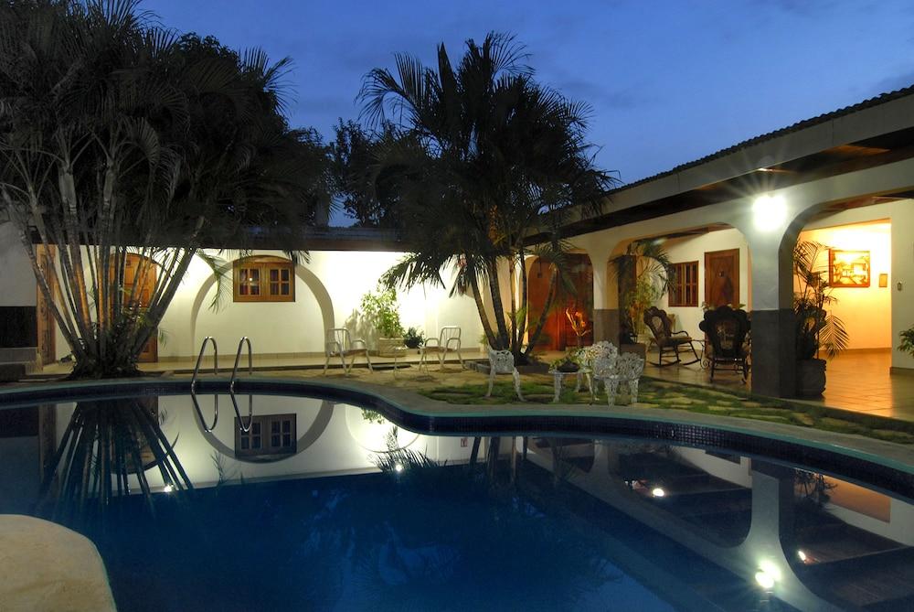swimming pool spa
