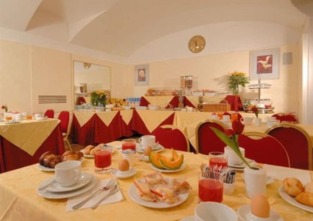 restaurant-cafeteria