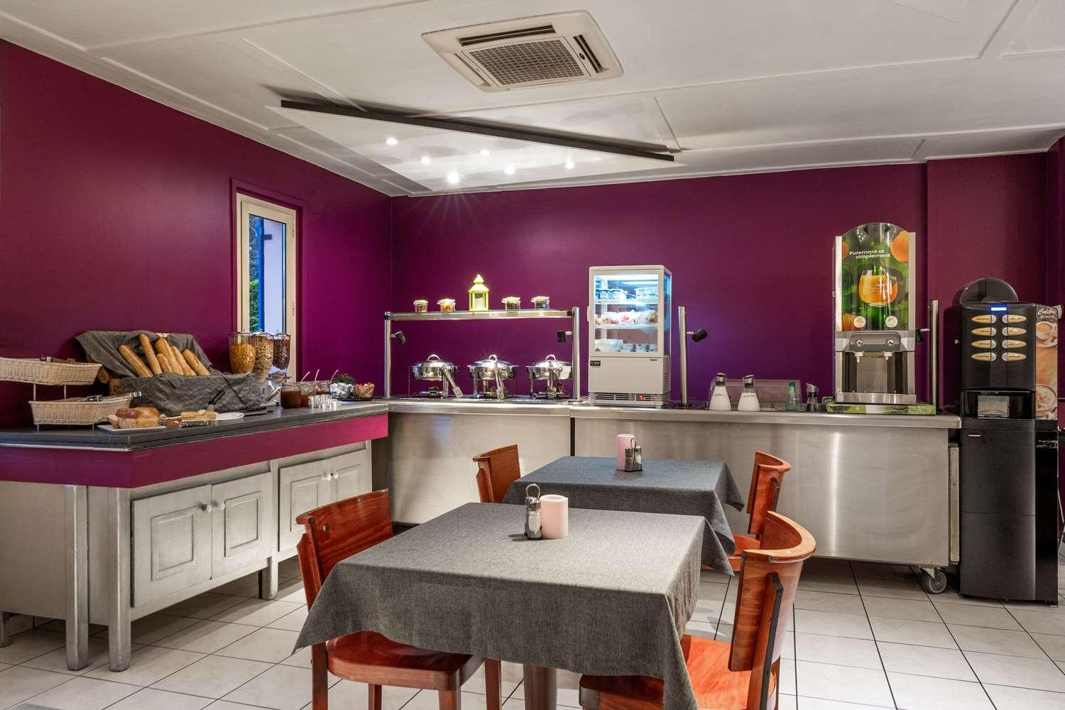 restaurant cafeteria