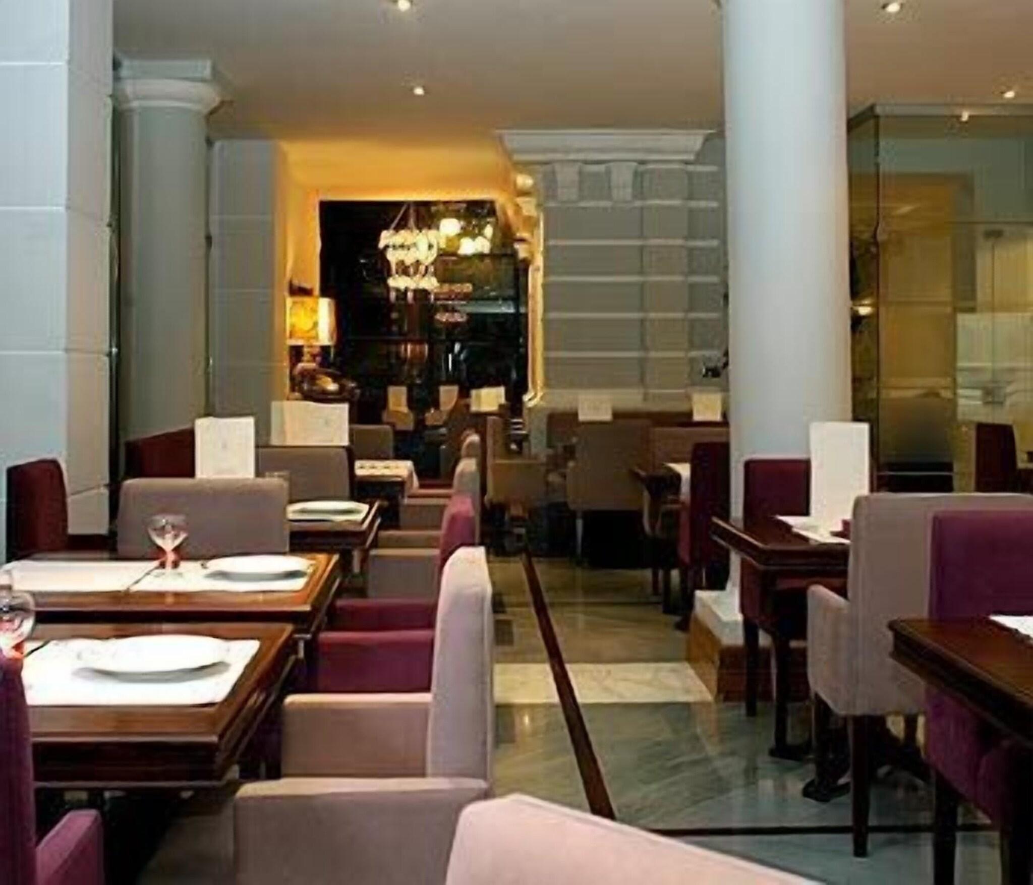 restaurant cafeteria