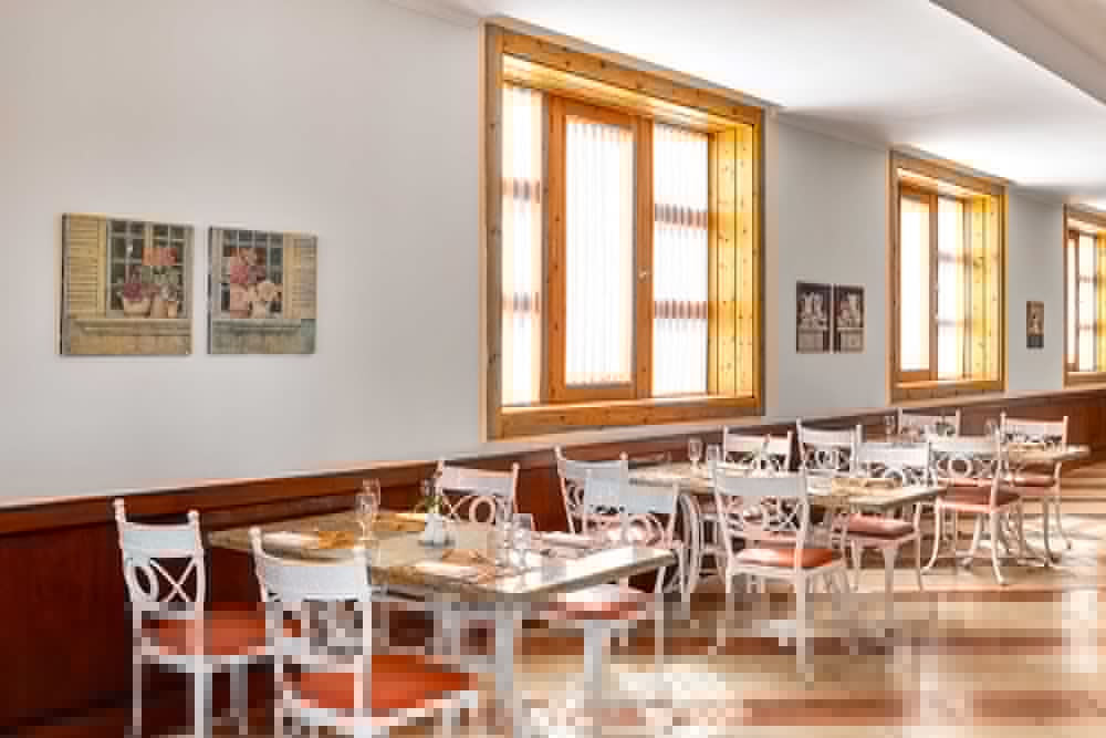 restaurant-cafeteria