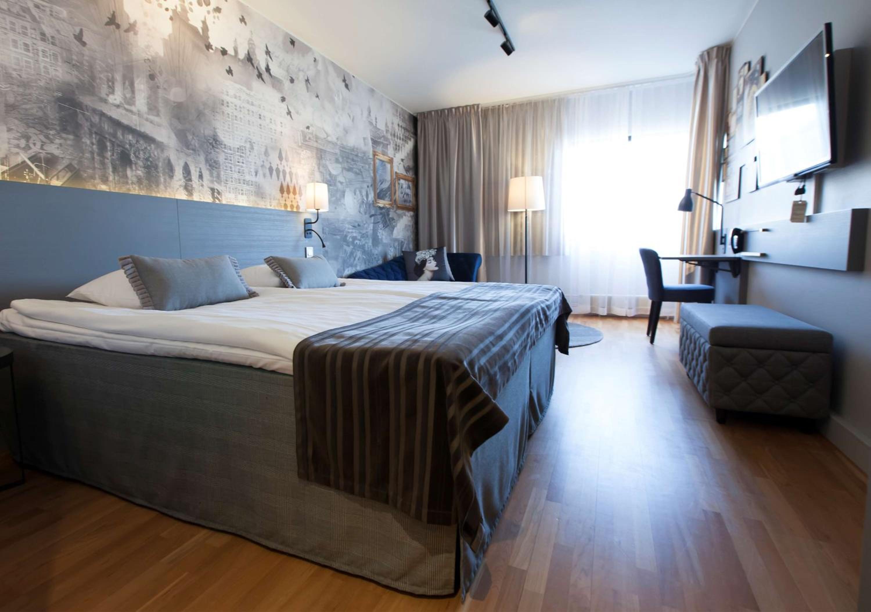 rooms