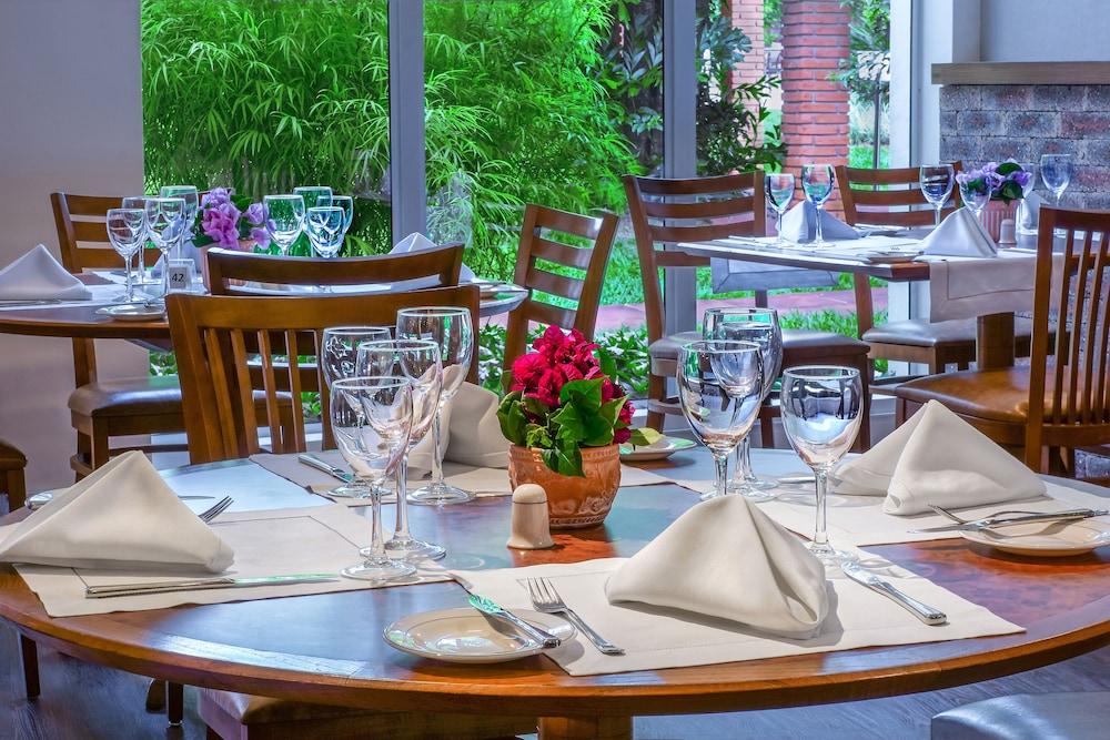 restaurant-cafeteria