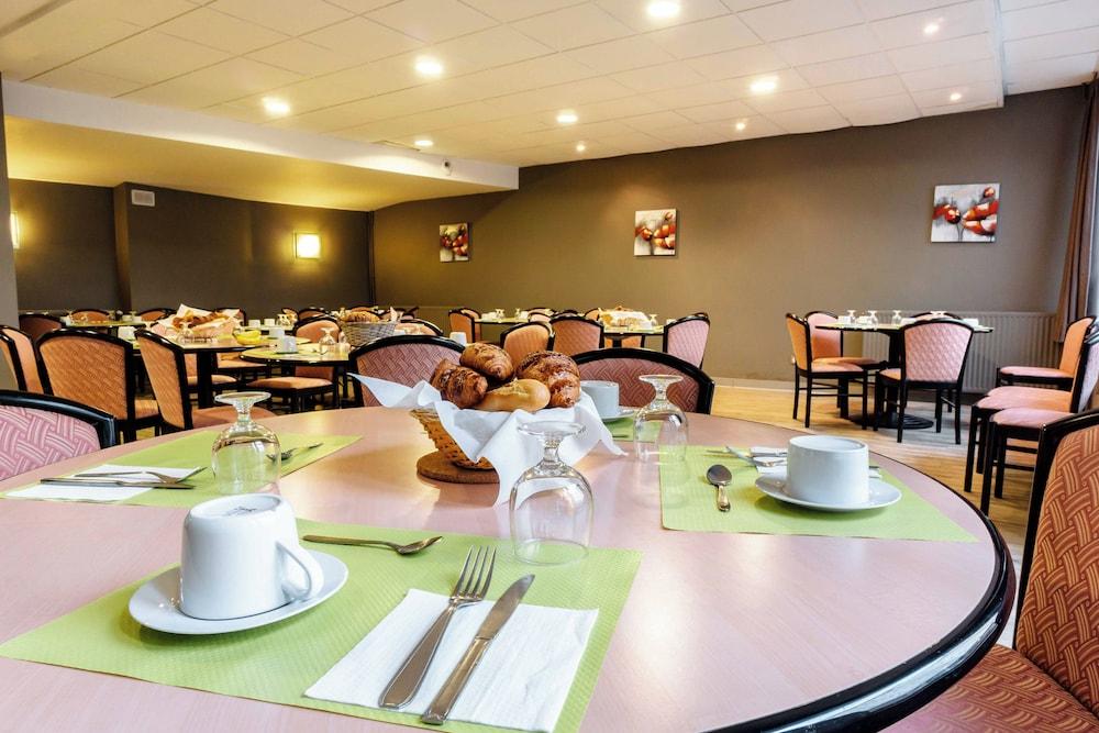 restaurant cafeteria