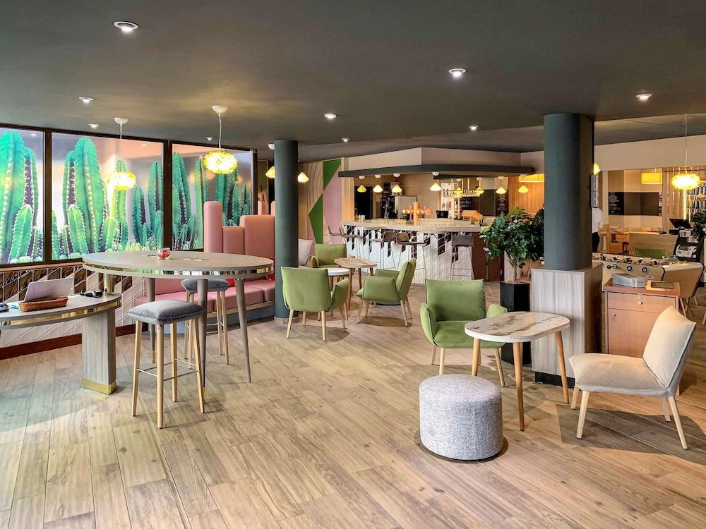 restaurant-cafeteria