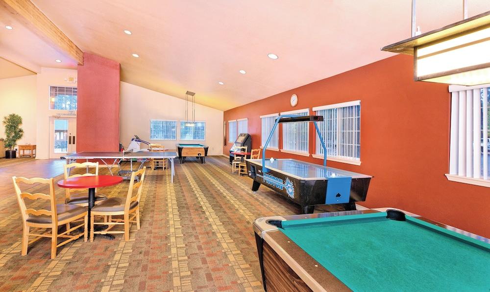 swimming pool spa