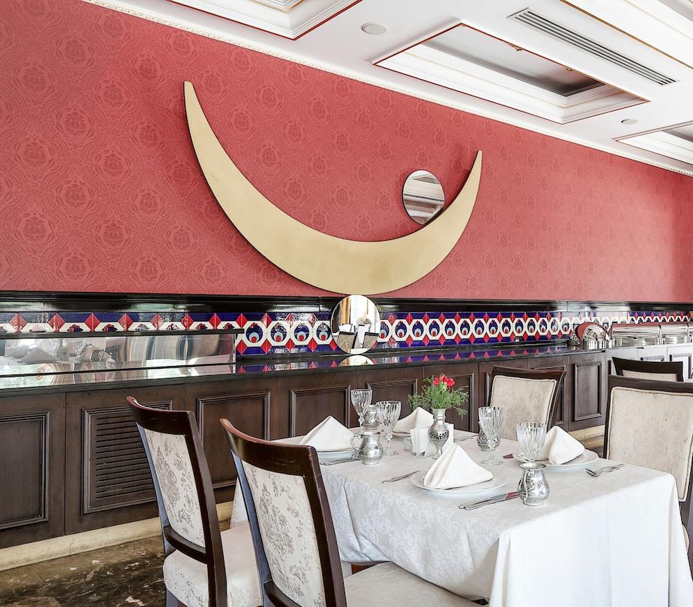 restaurant cafeteria