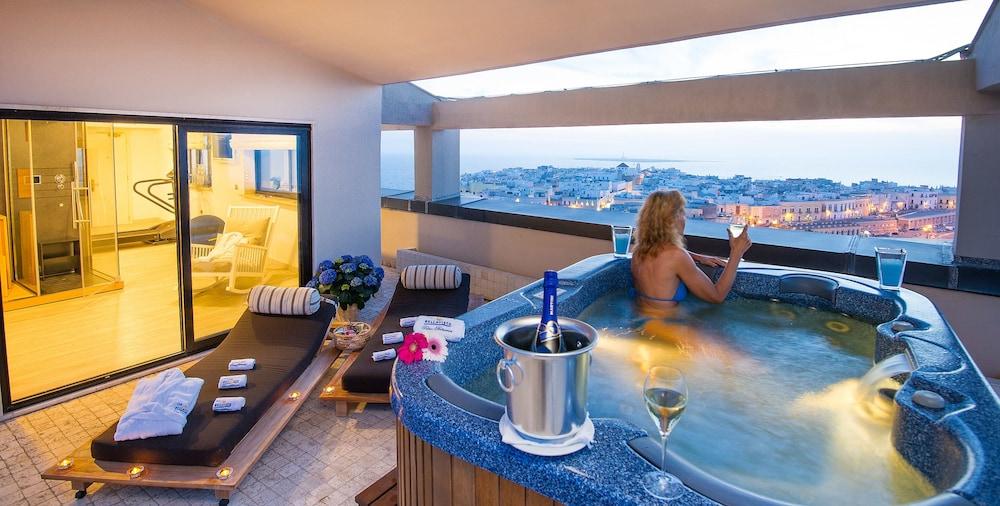 swimming pool spa