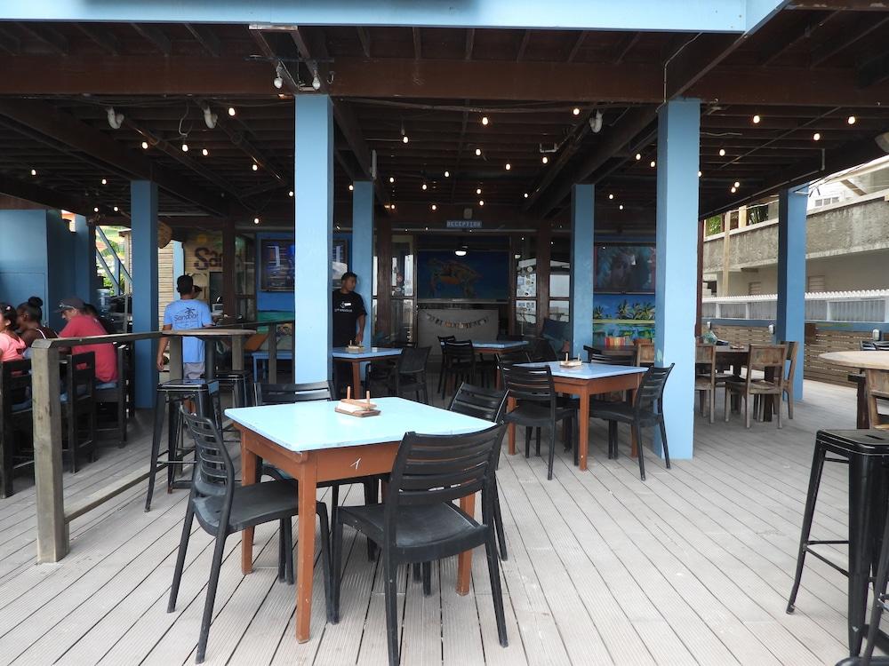 restaurant cafeteria