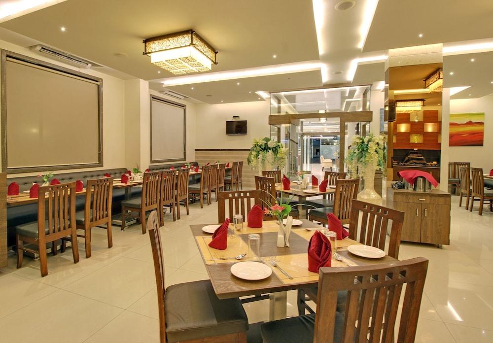 restaurant cafeteria