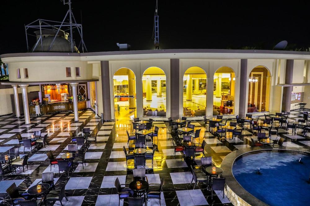 restaurant-cafeteria