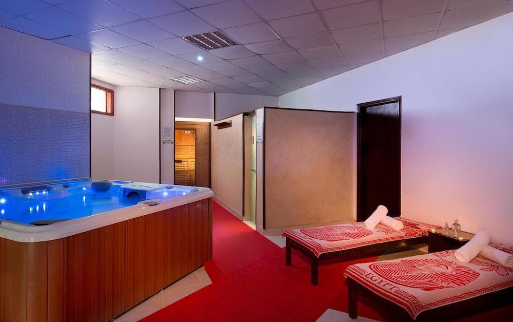 swimming pool spa