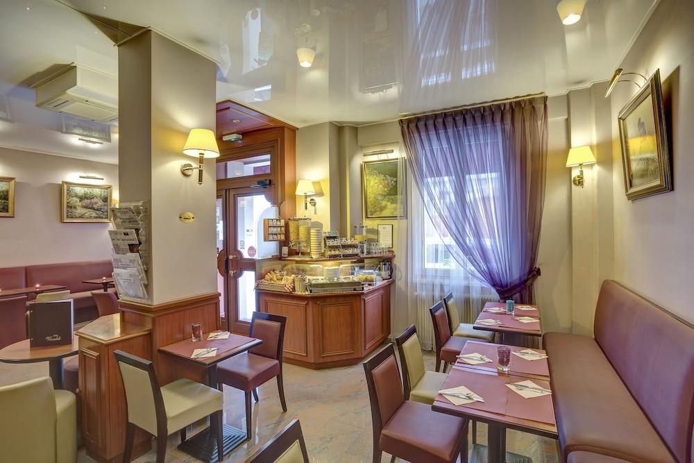 restaurant-cafeteria