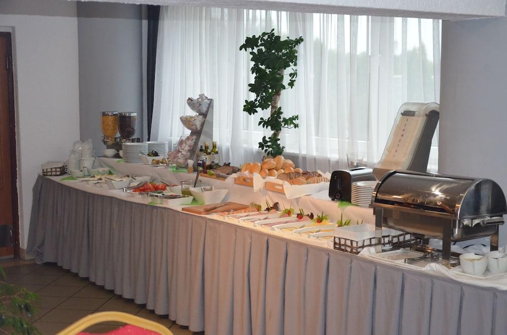 restaurant-cafeteria