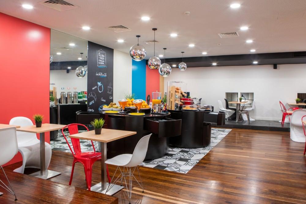 restaurant-cafeteria