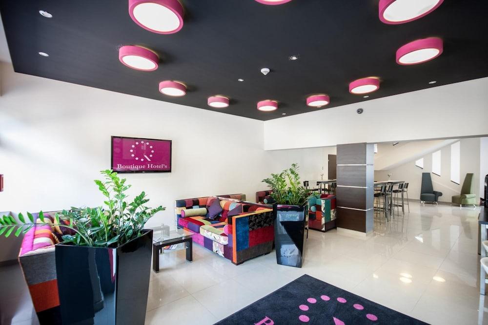 lobby