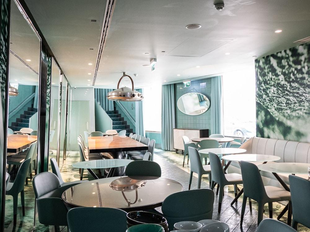 restaurant-cafeteria