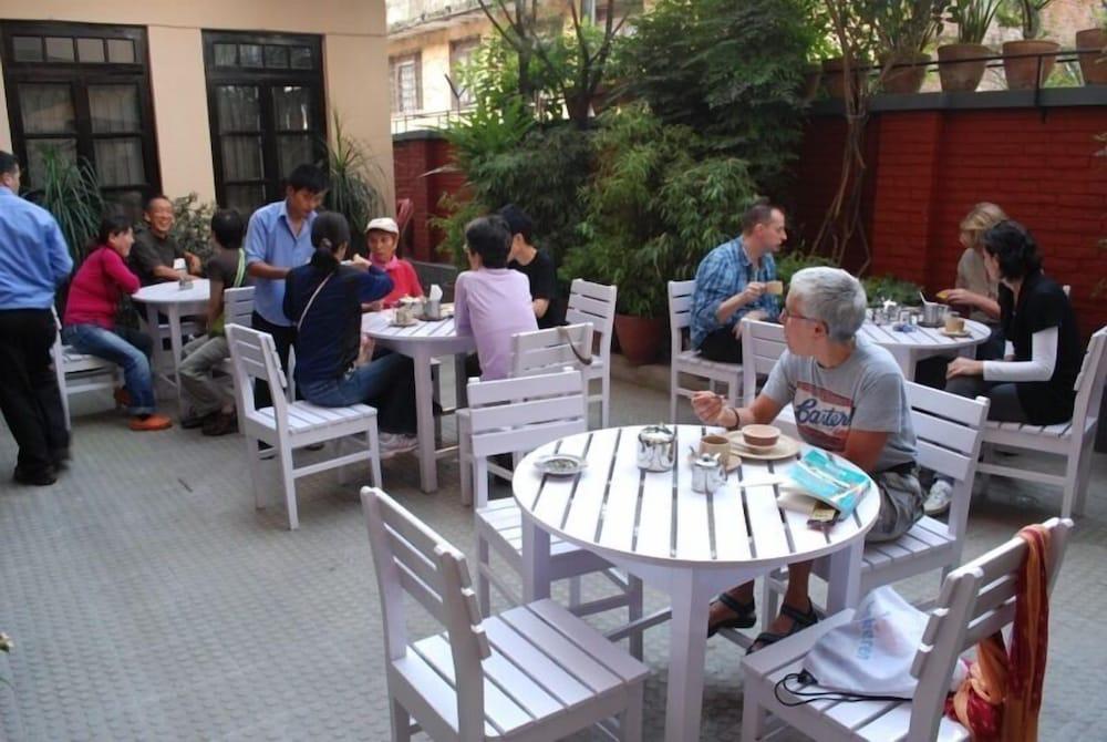 restaurant cafeteria