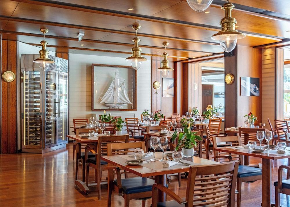 restaurant cafeteria