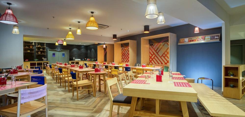 restaurant cafeteria