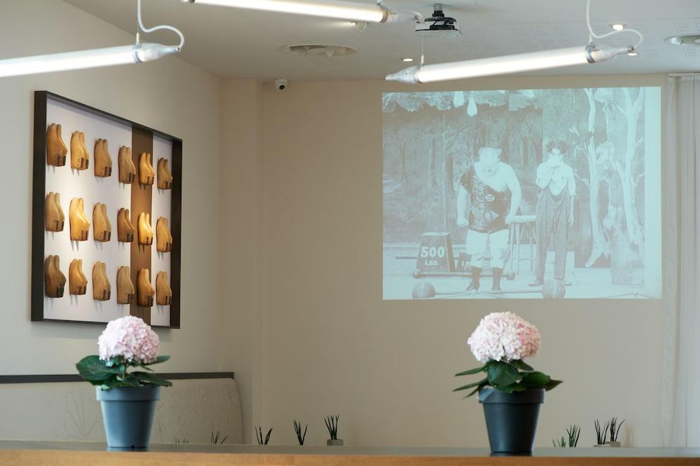 lobby