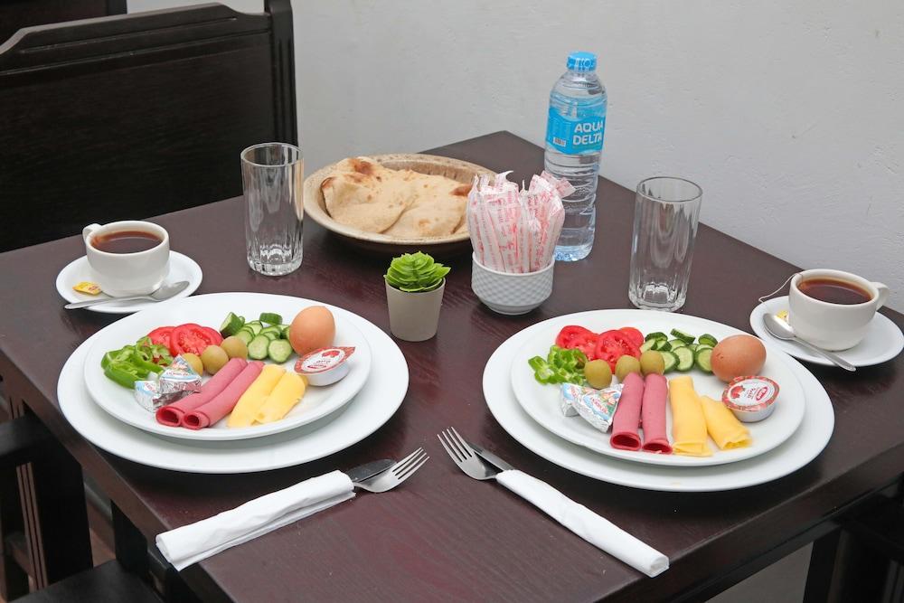 restaurant cafeteria