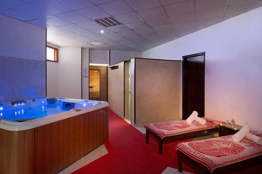swimming pool spa