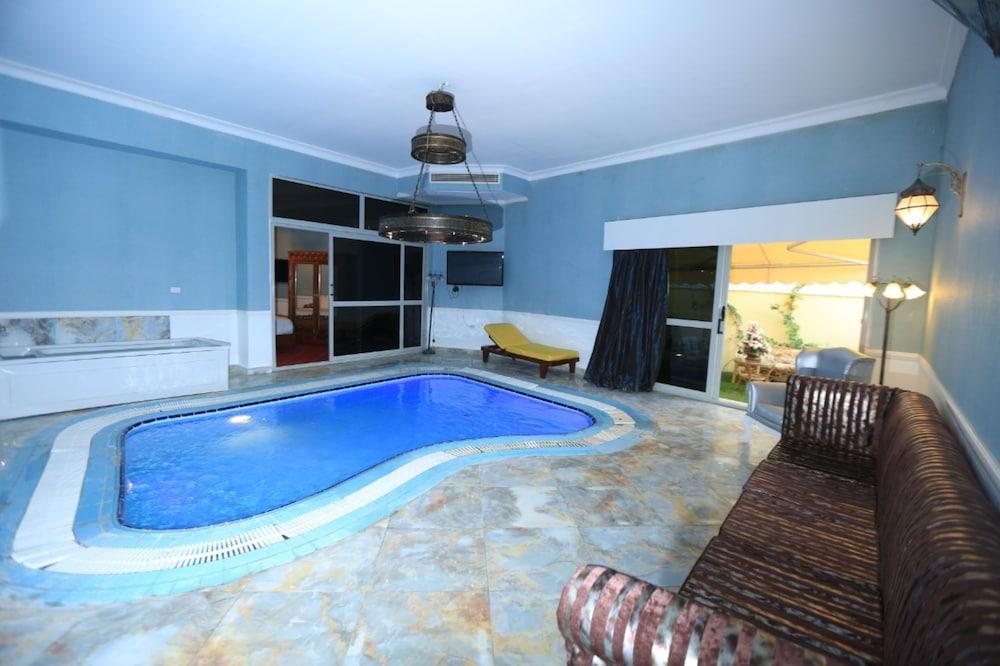 swimming pool spa