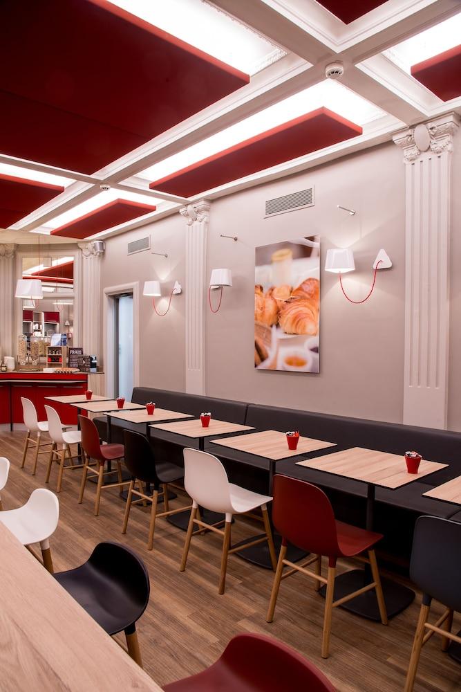 restaurant cafeteria