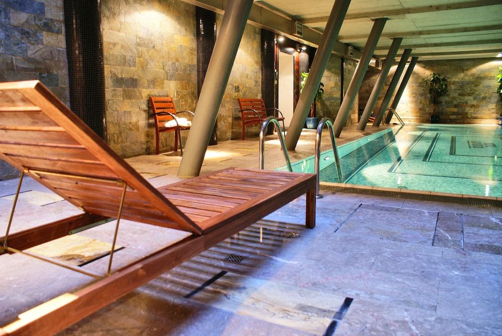 swimming pool spa