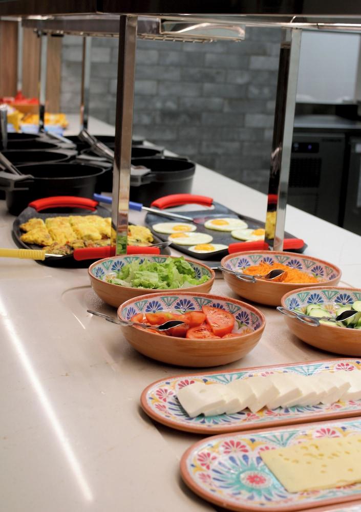 restaurant cafeteria