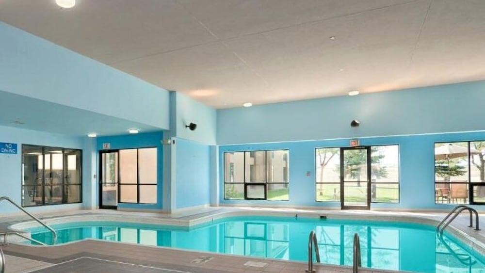 swimming pool spa
