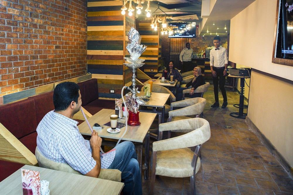 restaurant-cafeteria