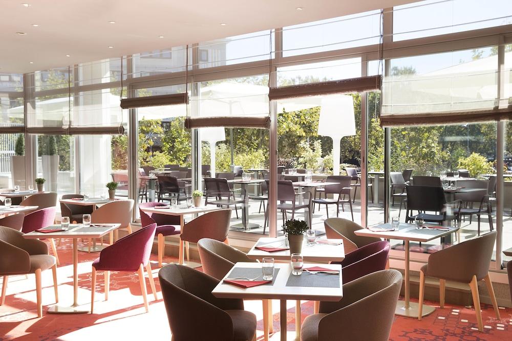 restaurant-cafeteria