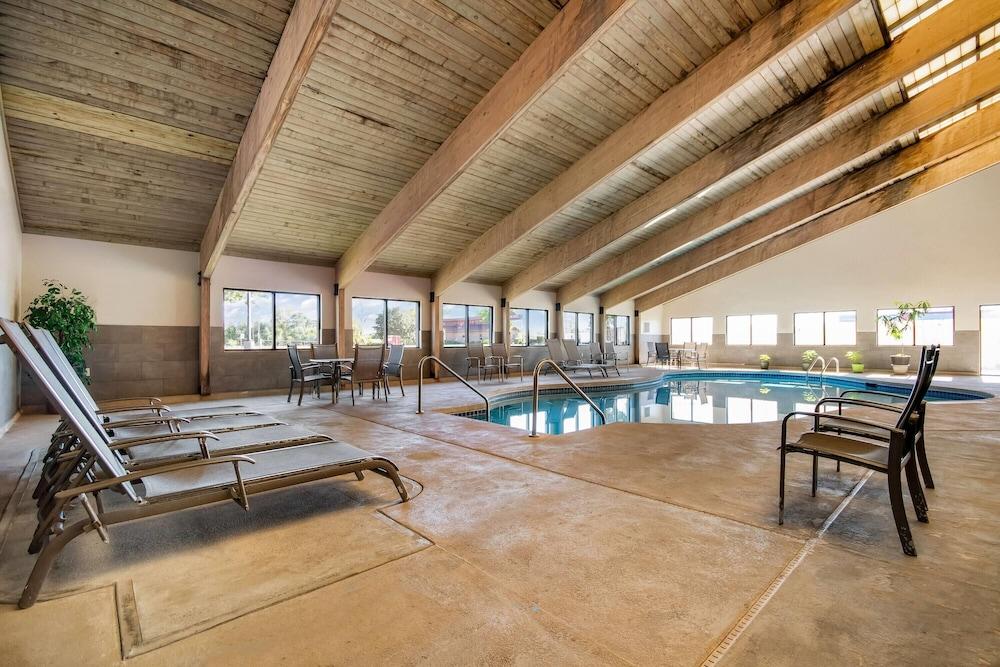 swimming pool spa