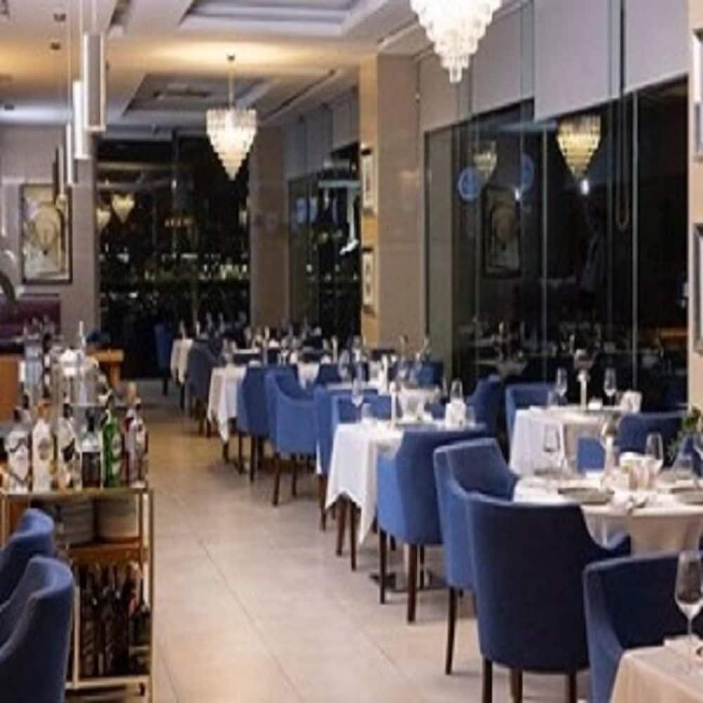 restaurant cafeteria