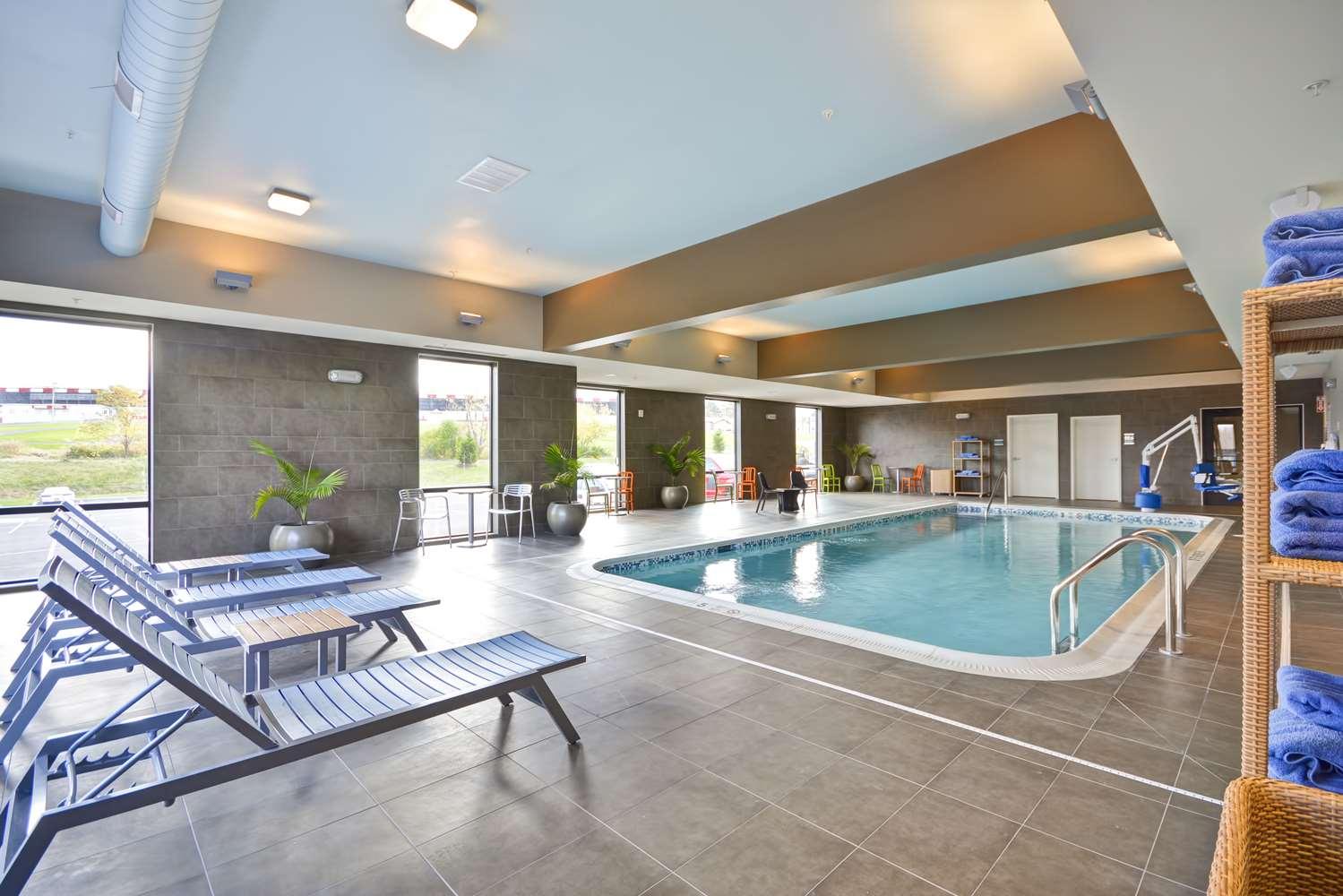 swimming pool spa