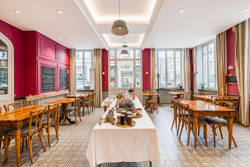 restaurant cafeteria
