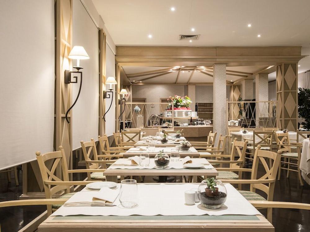 restaurant-cafeteria