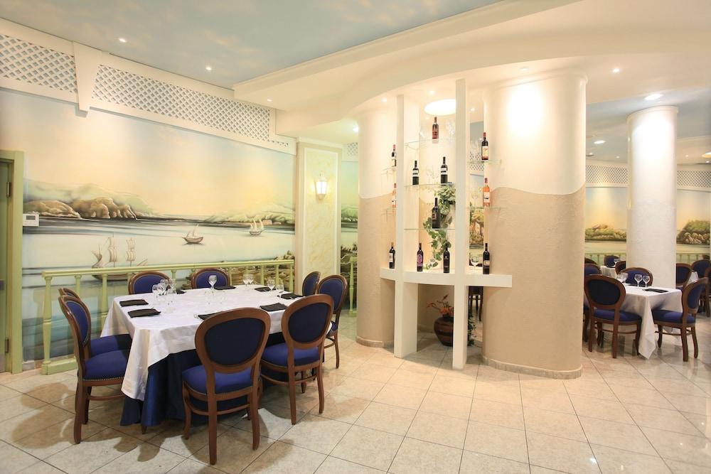 restaurant-cafeteria