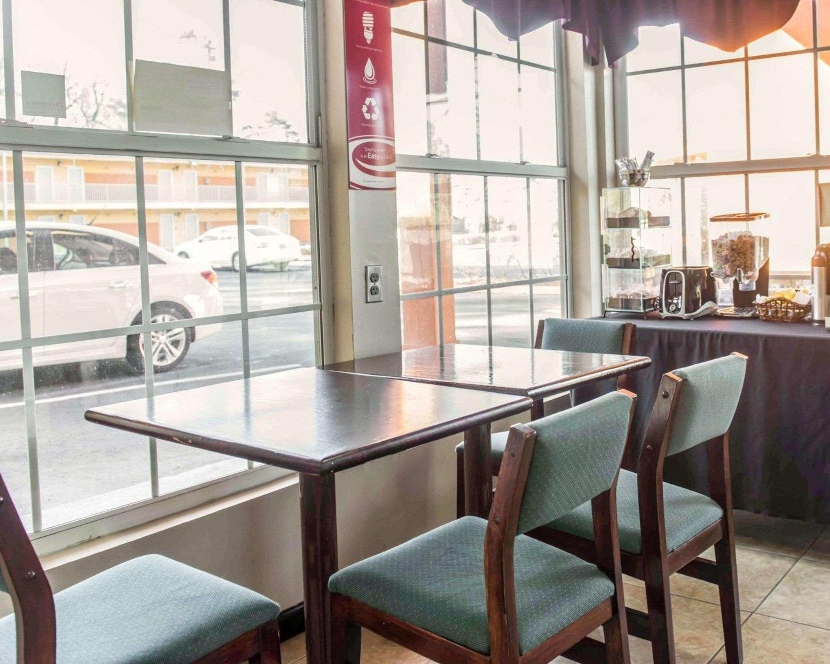 restaurant cafeteria