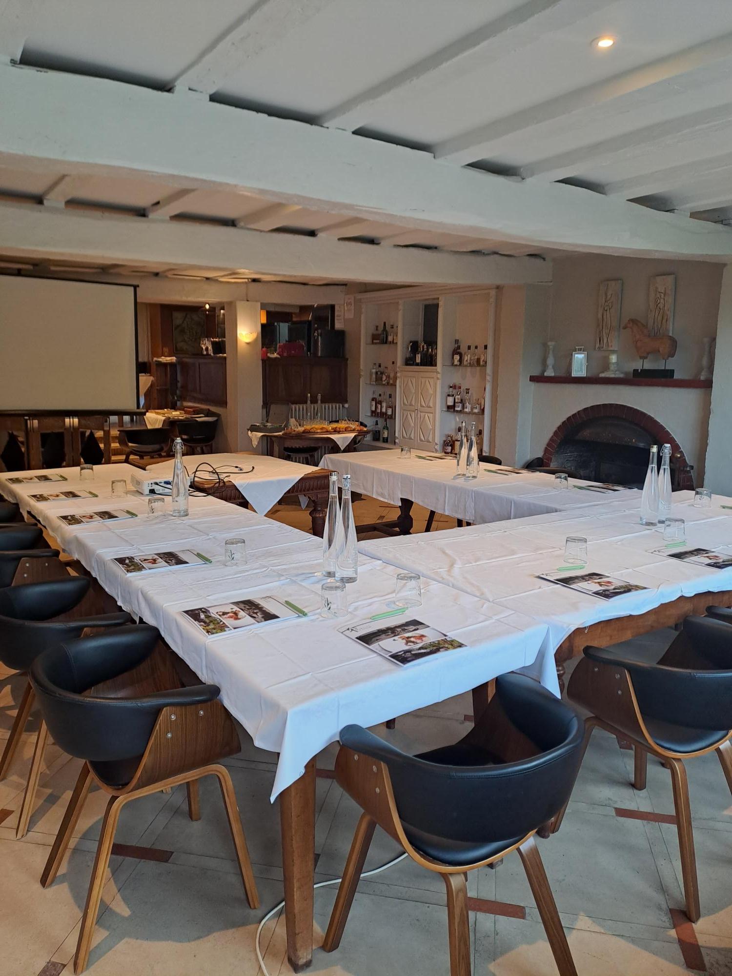 restaurant cafeteria
