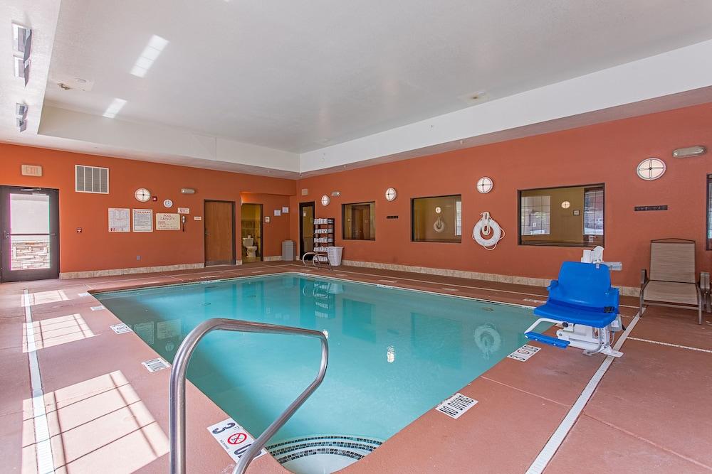 swimming pool spa