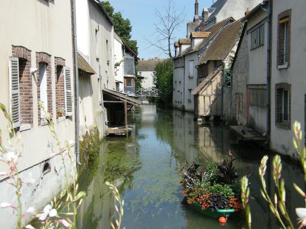 surroundings