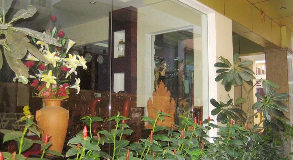 lobby