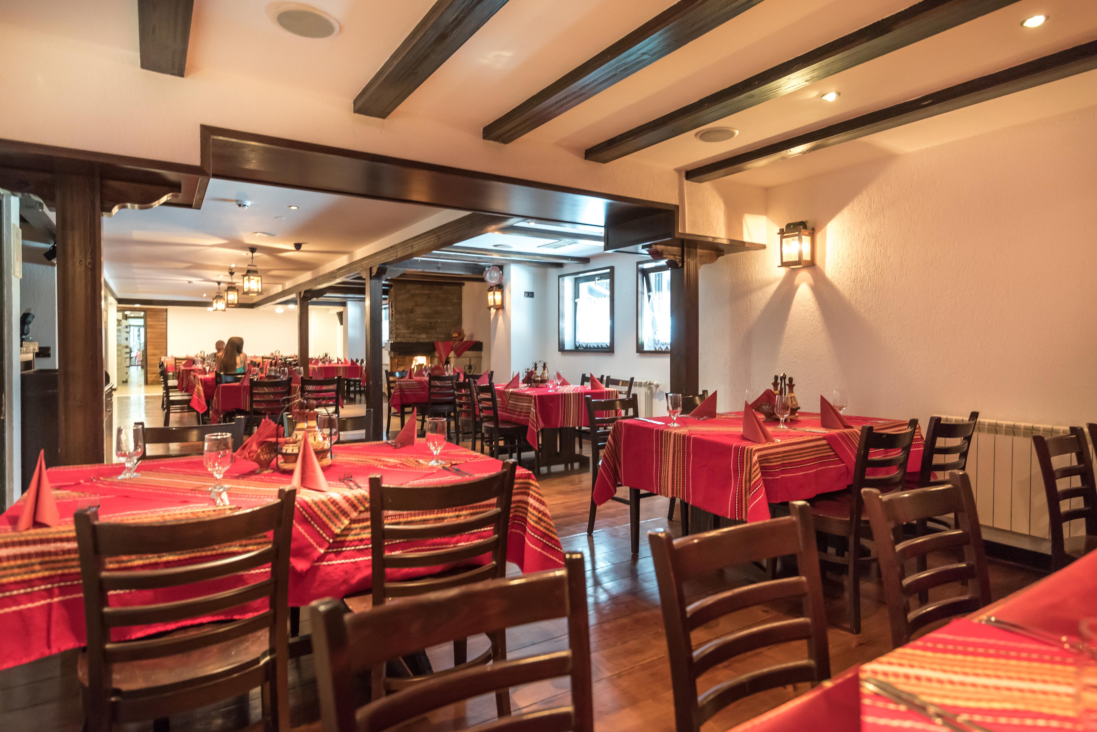 restaurant cafeteria